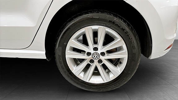 Volkswagen Polo 6 of 12