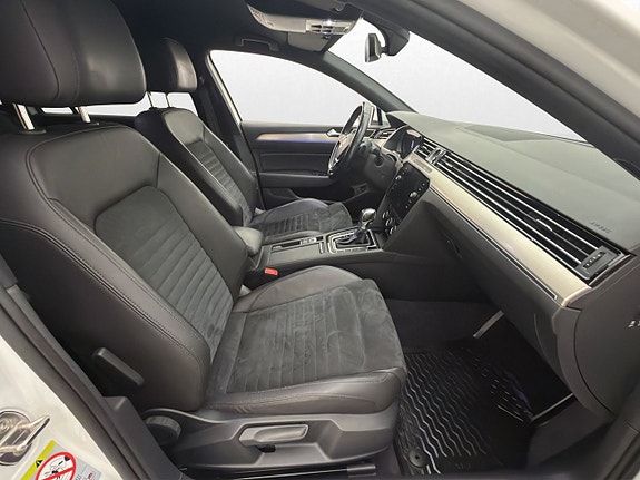 Volkswagen Passat 15 of 30
