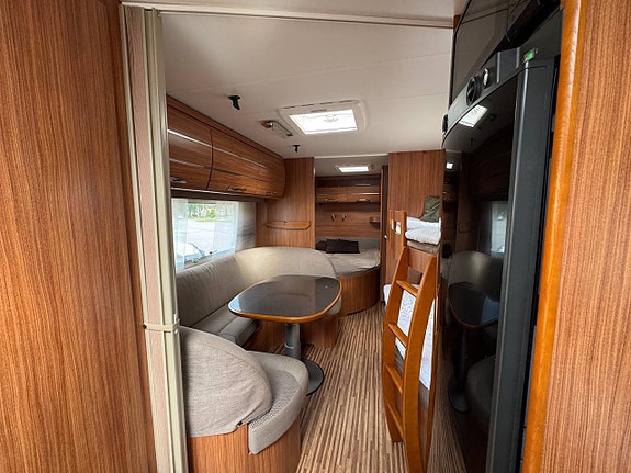 Adria Alpina 743 UT - Barnkammarvagn 3 of 10