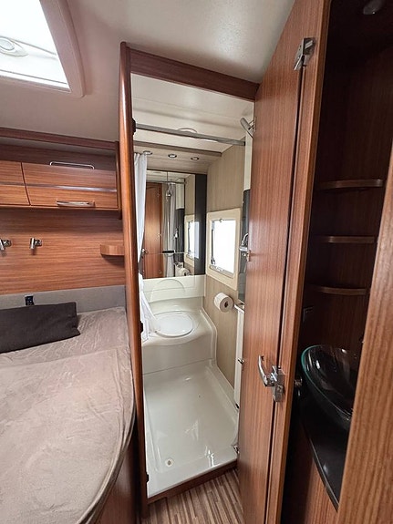 Adria Alpina 743 UT - Barnkammarvagn 8 of 10