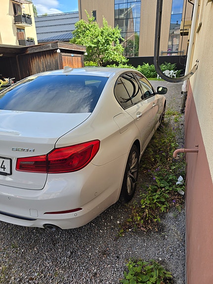 BMW 520d 4 of 8