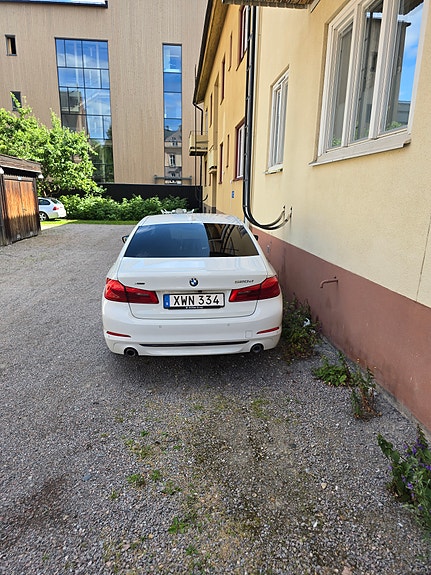 BMW 520d 3 of 8