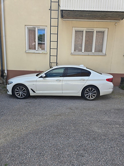 BMW 520d 2 of 8