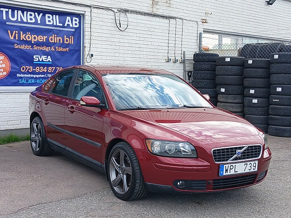 Volvo S40 2 of 21