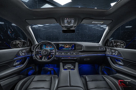 Mercedes-Benz GLE53 16 of 24