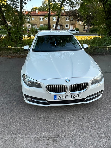 BMW 520d 2 of 5