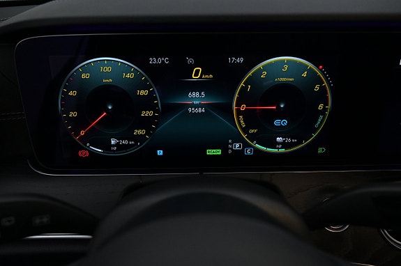 Mercedes-Benz E300 de 8 of 27