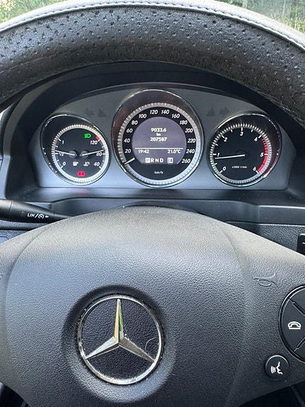 Mercedes-Benz C220 7 of 7