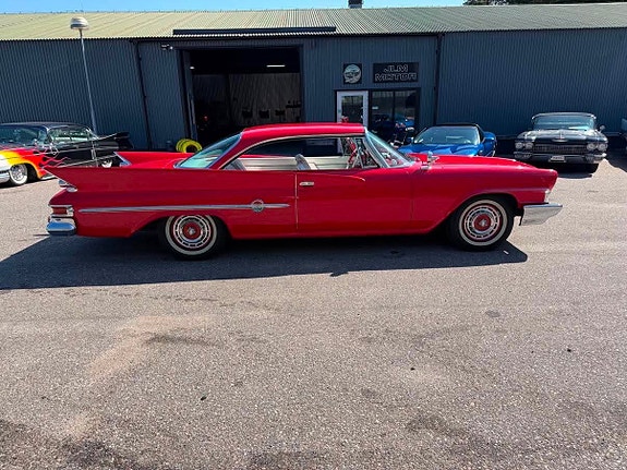 Chrysler 300 2 of 30