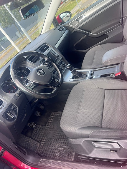 Volkswagen Golf VII 5 of 8