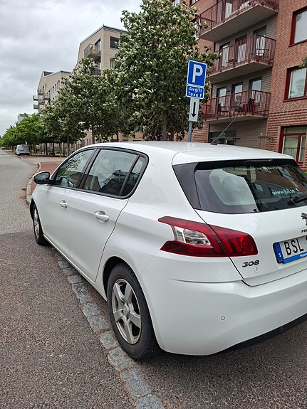 Peugeot 308 3 of 5