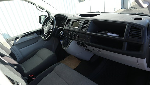 Volkswagen Transporter 10 of 14