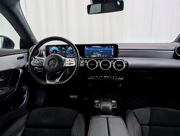 Mercedes-Benz CLA180 7 of 16
