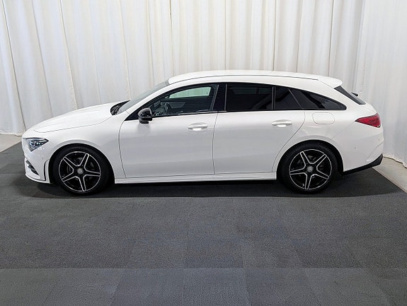 Mercedes-Benz CLA180 2 of 16