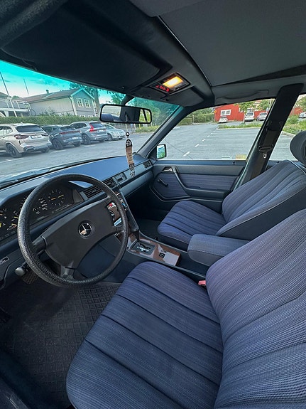 Mercedes-Benz 200 6 of 14