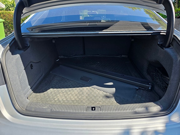 Audi A6 4 of 5