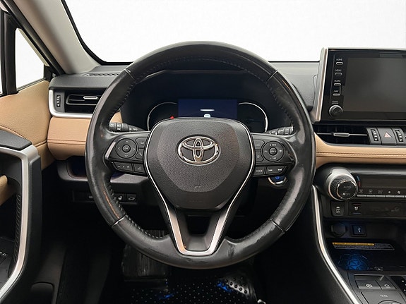 Toyota RAV4 15 of 30