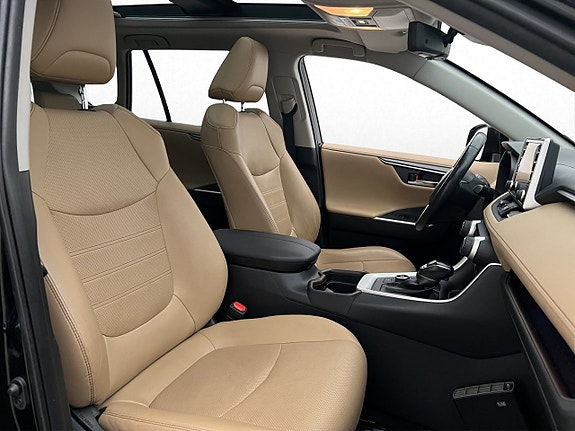 Toyota RAV4 16 of 30