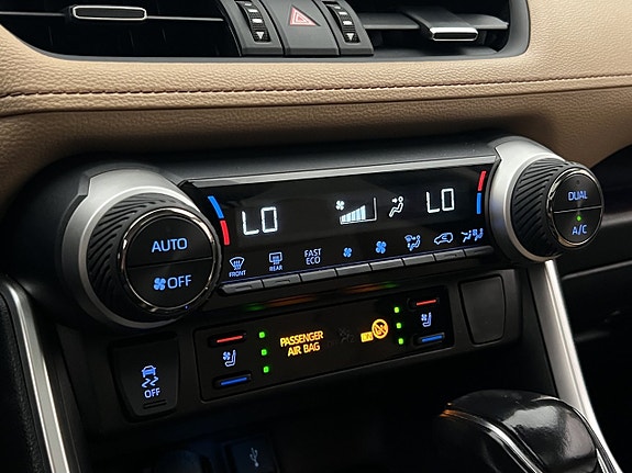 Toyota RAV4 25 of 30