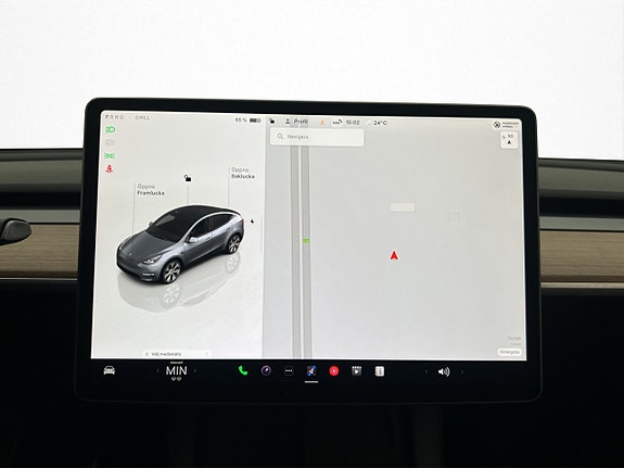 Tesla Model Y 23 of 30