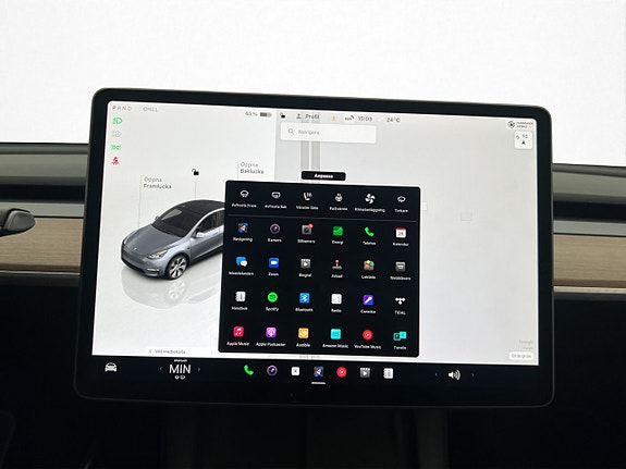 Tesla Model Y 24 of 30