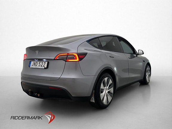 Tesla Model Y 9 of 30