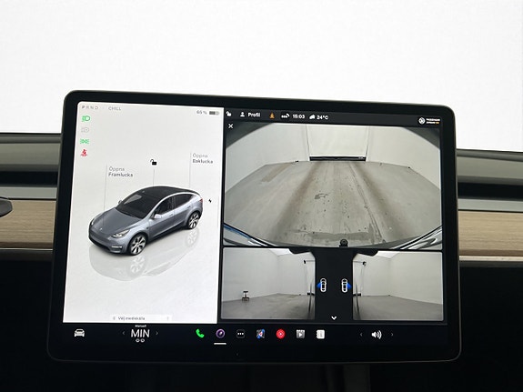 Tesla Model Y 25 of 30