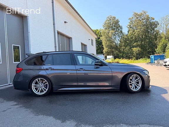 BMW 330d 2 of 26