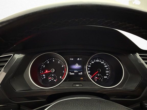 Volkswagen Tiguan 18 of 30