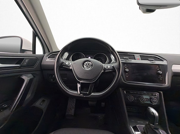Volkswagen Tiguan 14 of 30