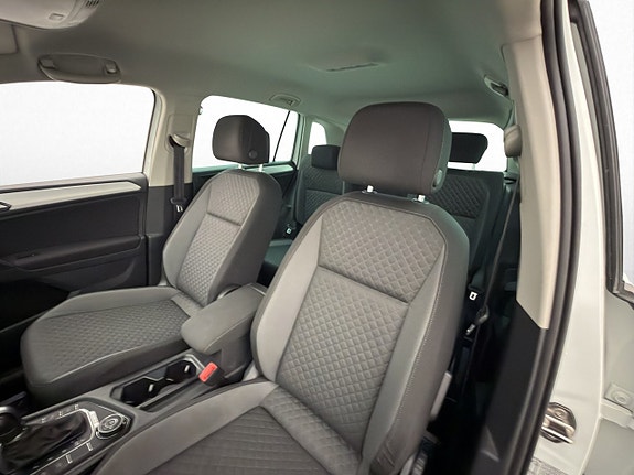 Volkswagen Tiguan 12 of 30