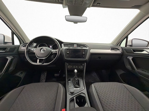 Volkswagen Tiguan 13 of 30