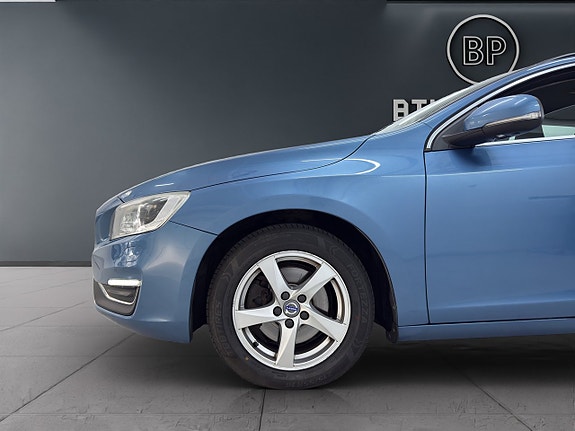 Volvo V60 14 of 14