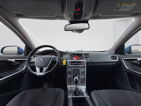 Volvo V60 8 of 14