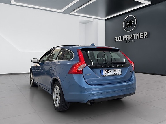 Volvo V60 3 of 14