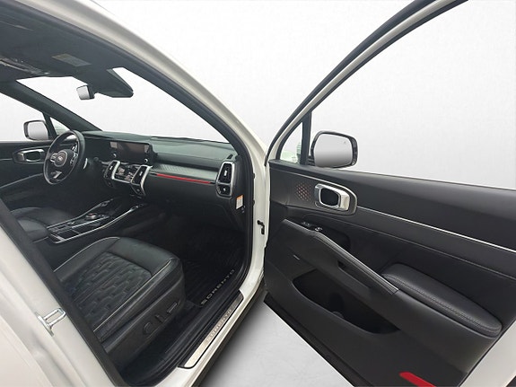Kia Sorento 18 of 30