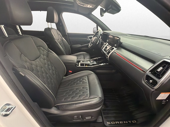 Kia Sorento 17 of 30