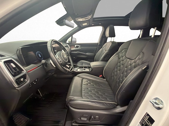 Kia Sorento 14 of 30