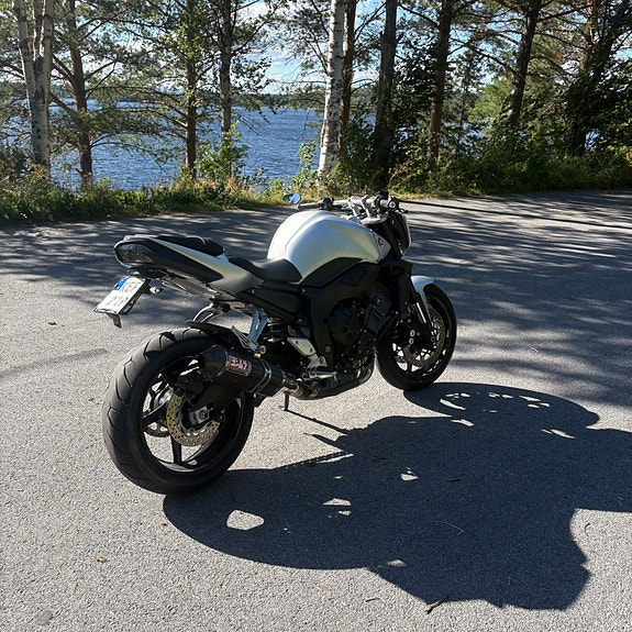 Yamaha FZ1-N Fazer 3 of 3
