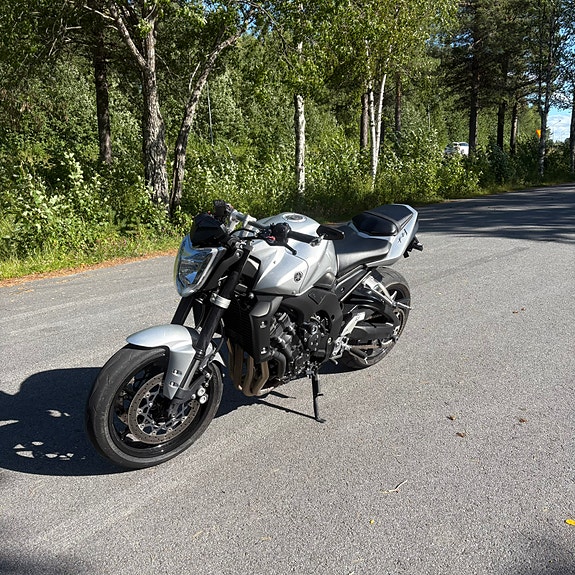 Yamaha FZ1-N Fazer 2 of 3