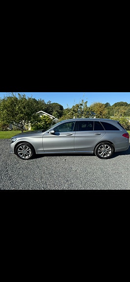 Mercedes-Benz C250 3 of 7