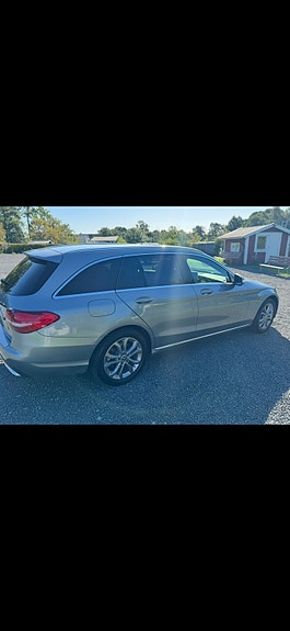 Mercedes-Benz C250 4 of 7
