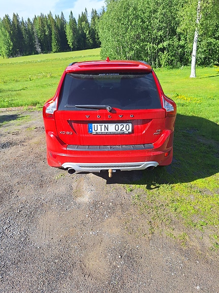 Volvo XC60 2 of 7