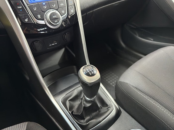 Hyundai i30 13 of 15
