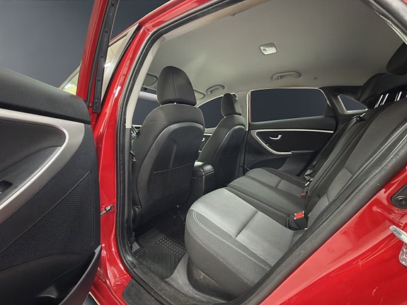 Hyundai i30 8 of 15