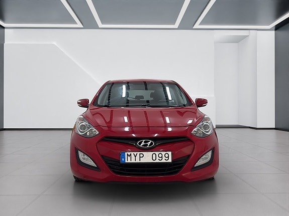 Hyundai i30 2 of 15