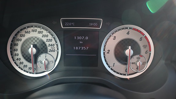 Mercedes-Benz A180 5 of 15
