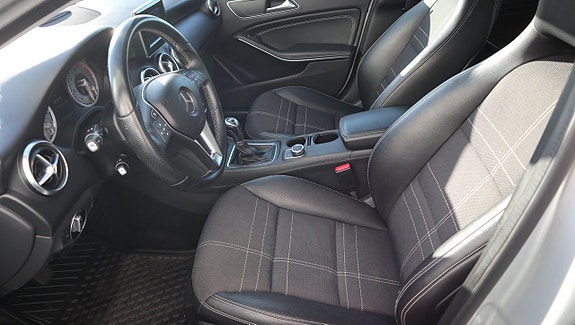 Mercedes-Benz A180 4 of 15