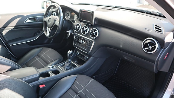 Mercedes-Benz A180 10 of 15