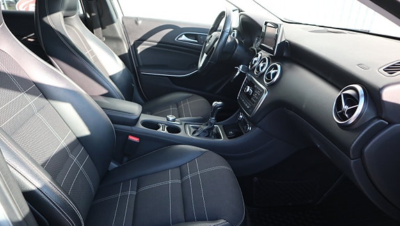 Mercedes-Benz A180 11 of 15